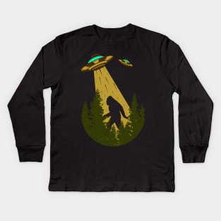 Bigfoot UFO Abduction sasquatch Alien Birthday Gift Kids Long Sleeve T-Shirt